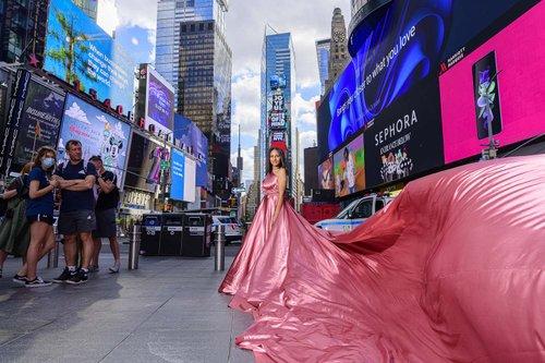 mobile - carousel-hero-element image-0